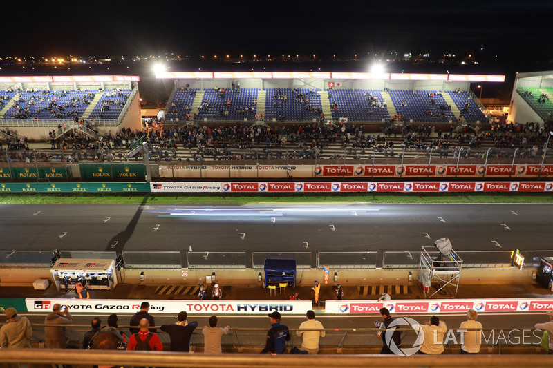 Front straight at Le Mans