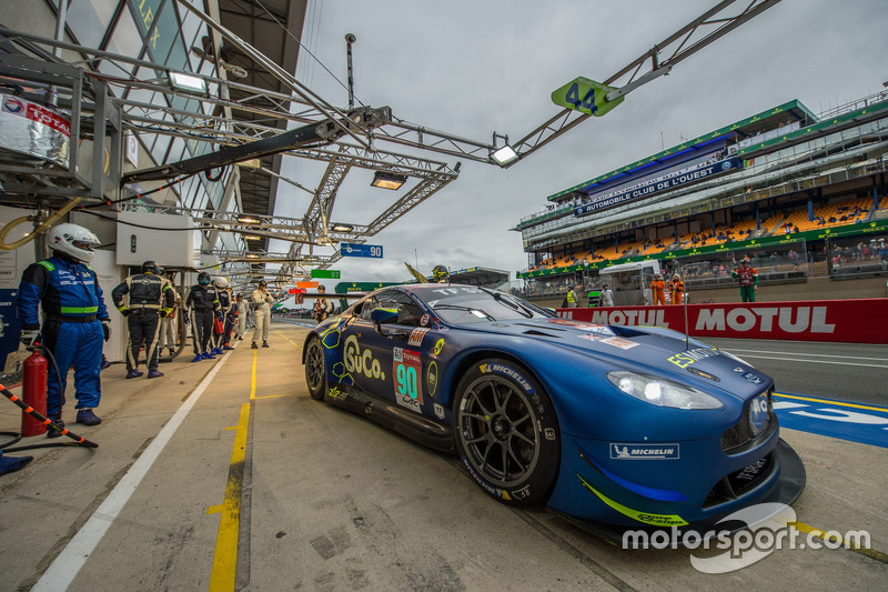 #90 TF Sport Aston Martin Vantage: Salih Yoluc, Euan Alers-Hankey, Charles Eastwood