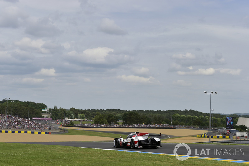 #7 Toyota Gazoo Racing Toyota TS050: Mike Conway, Kamui Kobayashi, Jose Maria Lopez