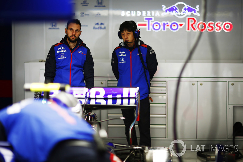 Kru Toro Rosso and Honda