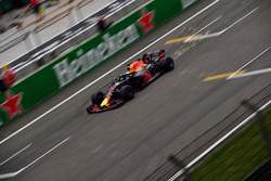 Даніель Ріккардо, Red Bull Racing RB1, іскрить