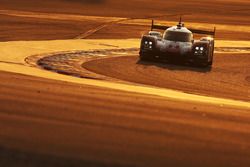 #2 Porsche Team Porsche 919 Hybrid: Timo Bernhard, Earl Bamber, Brendon Hartley