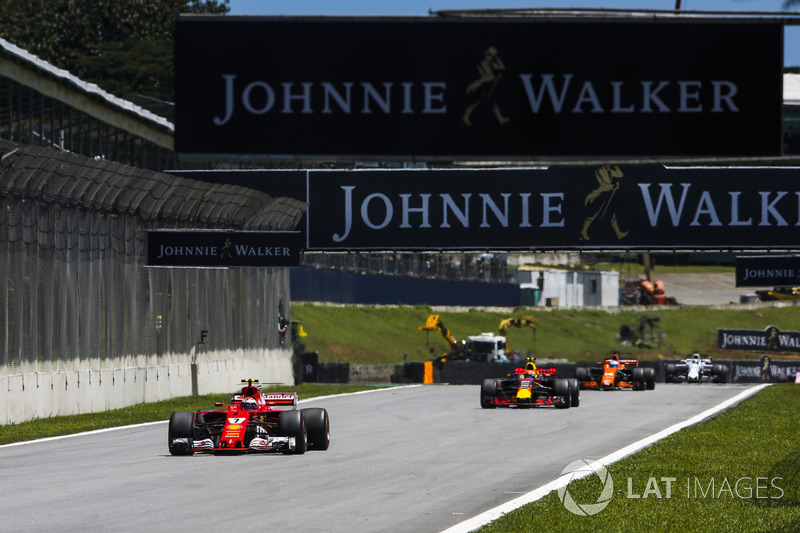Kimi Raikkonen, Ferrari SF70H, Max Verstappen, Red Bull Racing RB13