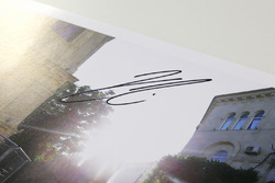 Autografo di Kmi Raikkonen, Ferrari, in palio per il GP Predictor del GP dell'Azerbaijan