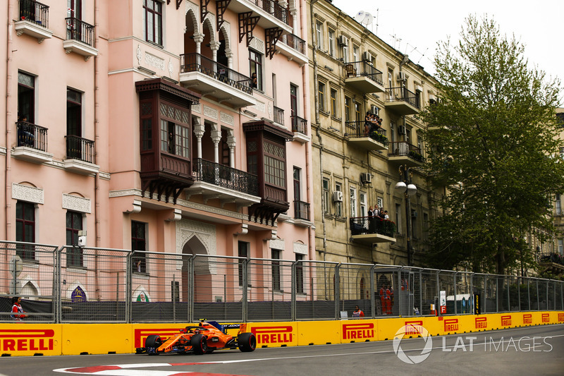 Stoffel Vandoorne, McLaren MCL33 Renault