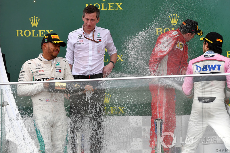 Podio: Ganador, Lewis Hamilton, Mercedes-AMG F1, segundo, Kimi Raikkonen, Ferrari, tercero, Sergio Perez, Force India