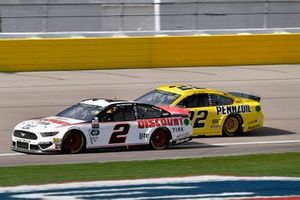 Brad Keselowski, Team Penske, Ford Mustang Discount Tire and Joey Logano, Team Penske, Ford Mustang Pennzoil