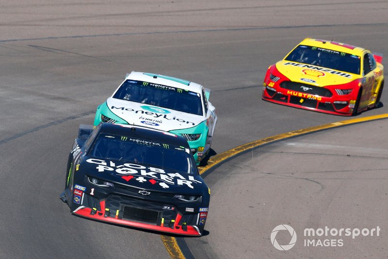 Kurt Busch, Chip Ganassi Racing, Chevrolet Camaro Global Poker and Ryan Blaney, Team Penske, Ford Mustang MoneyLion