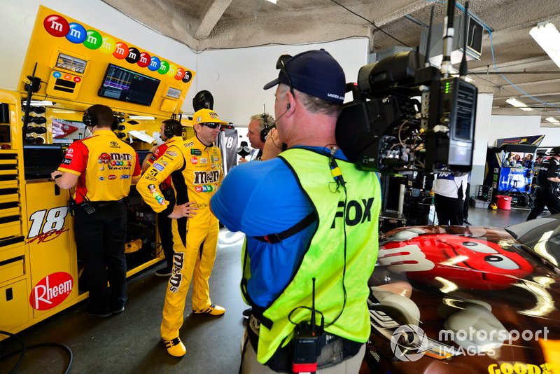 Kyle Busch, Joe Gibbs Racing, Toyota Camry M&M's Chocolate Bar