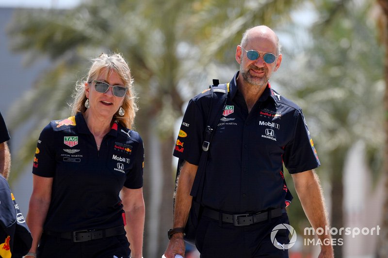 Jayne Poole, HR Direktörü, Red Bull Racing (F1) & Red Bull Technology ve Adrian Newey, Teknik Şef, Red Bull Racing