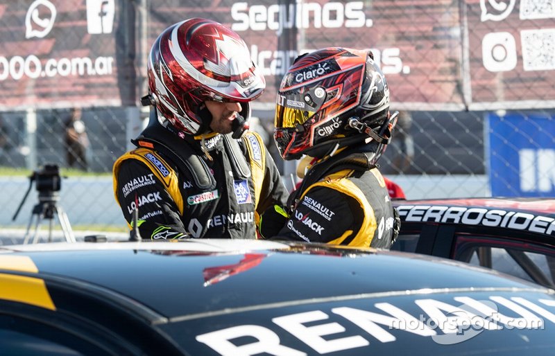 Ganador de la carrera Leonel Pernía, Renault Sport, segundo lugar Facundo Ardusso, Renault Sport