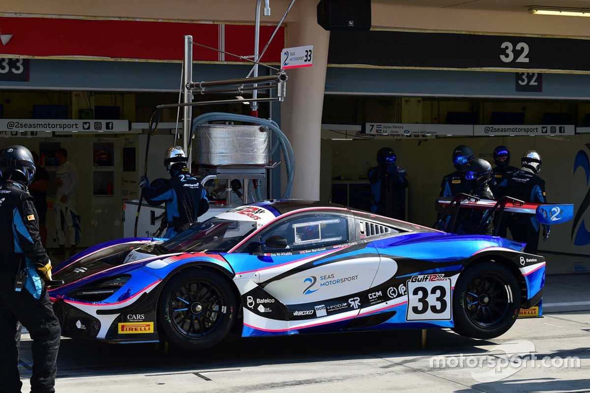 #33 2 Seas Motorsport, McLaren 720S GT3: Isa Bin Abdullah Alkhalifa, Ben Barnicoat, Martin Kodric