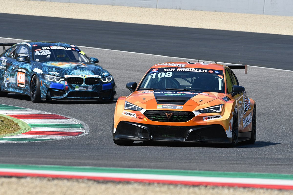 #108 RC2 Junior Team by Cabra Racing: Rubén Fernández, Victor Fernández, Felipe Fernández, Cupra Leon Competición TCR