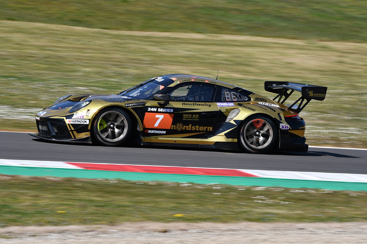 #7 Dinamic Motorsport: Roberto Pampanini, Mauro Calamia, Ivan Jacoma, Porsche 911 GT3 R