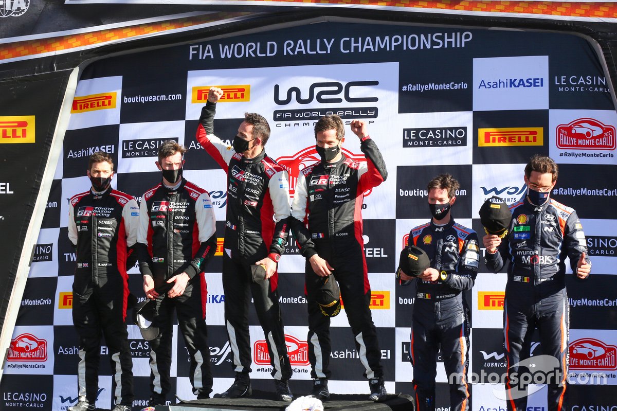 Podium : les vainqueurs Sébastien Ogier, Julien Ingrassia, Toyota Gazoo Racing WRT Toyota Yaris WRC, les seconds Elfyn Evans, Scott Martin, Toyota Gazoo Racing WRT Toyota Yaris WRC, les troisièmes Thierry Neuville, Martijn Wydaeghe, Hyundai Motorsport Hyundai i20 Coupe WRC
