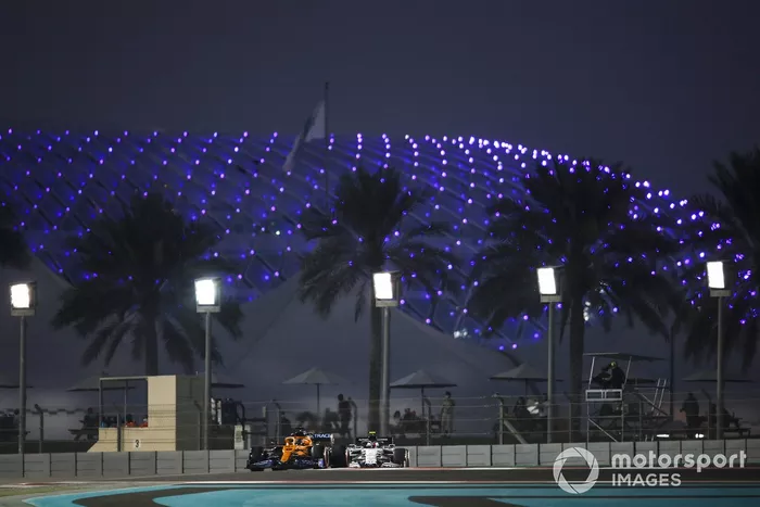 Carlos Sainz Jr., McLaren MCL35, Pierre Gasly, AlphaTauri AT01