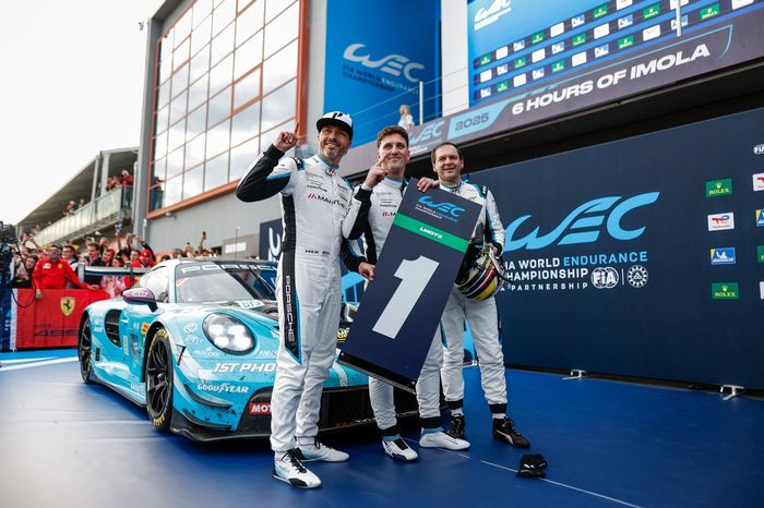 #92 Manthey 1St Phorm Porsche 911 GT3 R LMGT3: Ryan Hardwick, Riccardo Pera, Richard Lietz