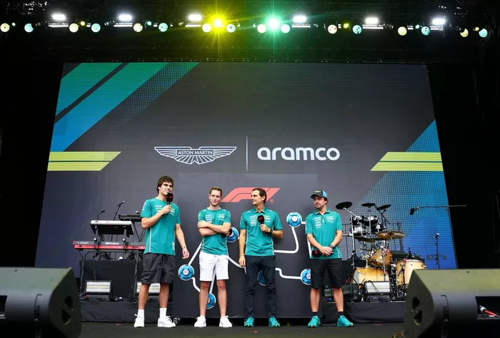 Lance Stroll, Aston Martin Racing, Fernando Alonso, Aston Martin Racing