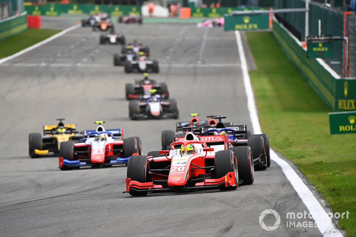 Mick Schumacher, Prema Racing, precede Pedro Piquet, Charouz Racing System, e Robert Shwartzman, Prema Racing