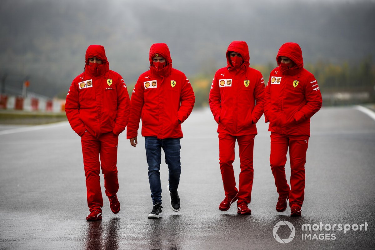 Charles Leclerc, Ferrari, recorre la pista