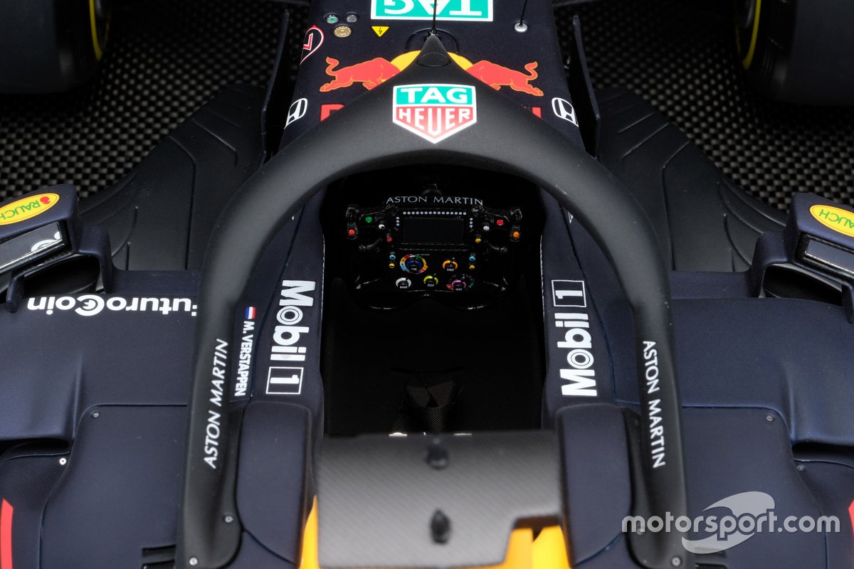 Aston Martin Red Bull Racing RB15 van Amalgam, schaal 1:8