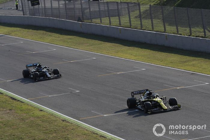 Daniel Ricciardo, Renault F1 Team R.S.20, Valtteri Bottas, Mercedes F1 W11