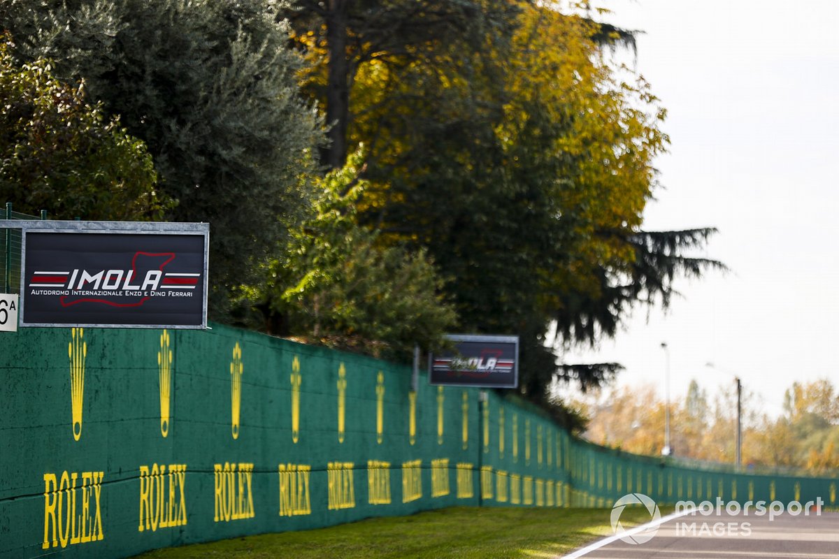 Panneaux Imola et de sponsors