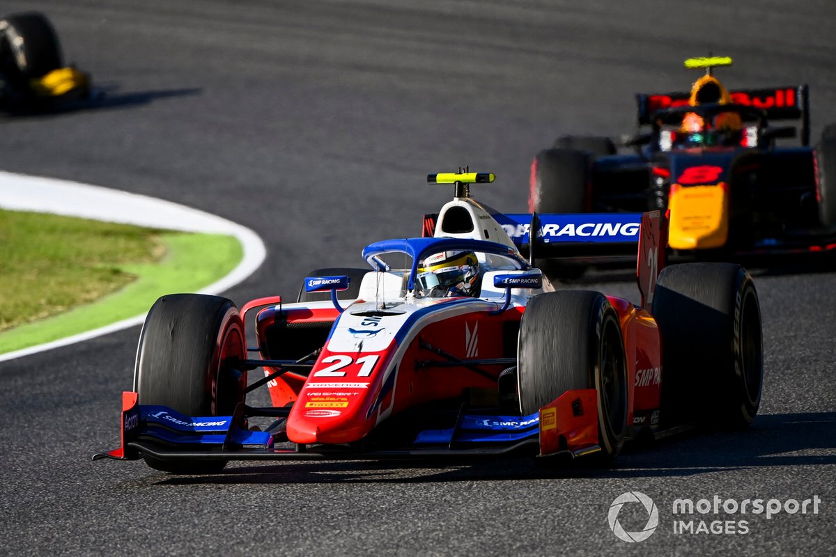 Robert Shwartzman, Prema Racing, precede Jehan Daruvala, Carlin