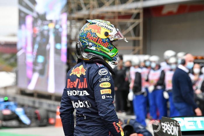 Max Verstappen, Red Bull Racing, llega al Parc Ferme tras la clasificación