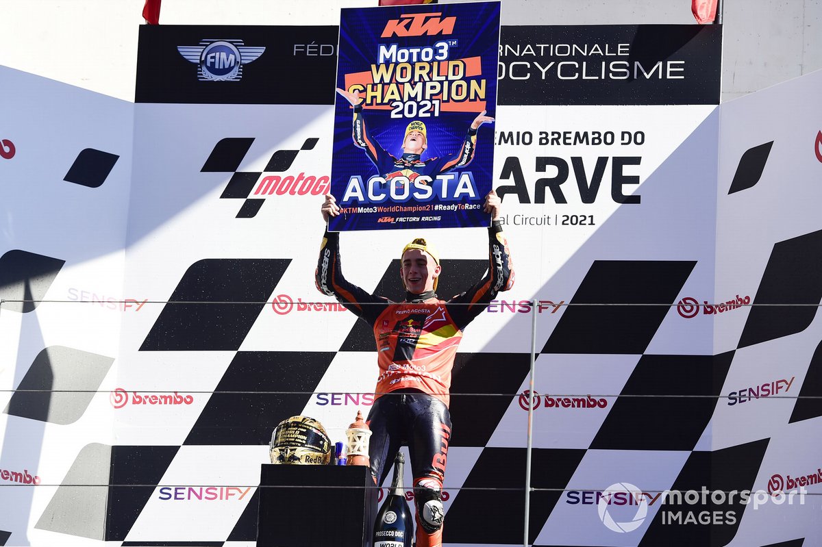 El ganador de la carrera y campeón del mundo Pedro Acosta, Red Bull KTM Ajo