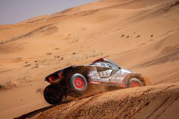 #200 Team Audi Sport Audi: Stéphane Peterhansel, Edouard Boulanger