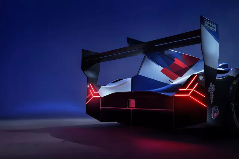 BMW M Hybrid V8 livery