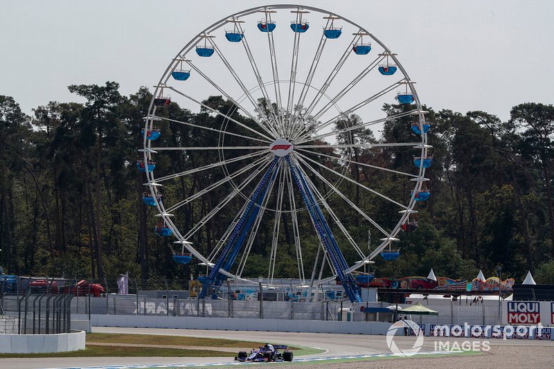 14: Daniil Kvyat, Toro Rosso STR14, 1'13.135