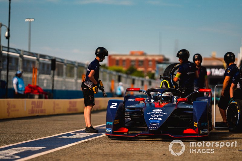 Sam Bird, Envision Virgin Racing, Audi e-tron FE05, in pit lane