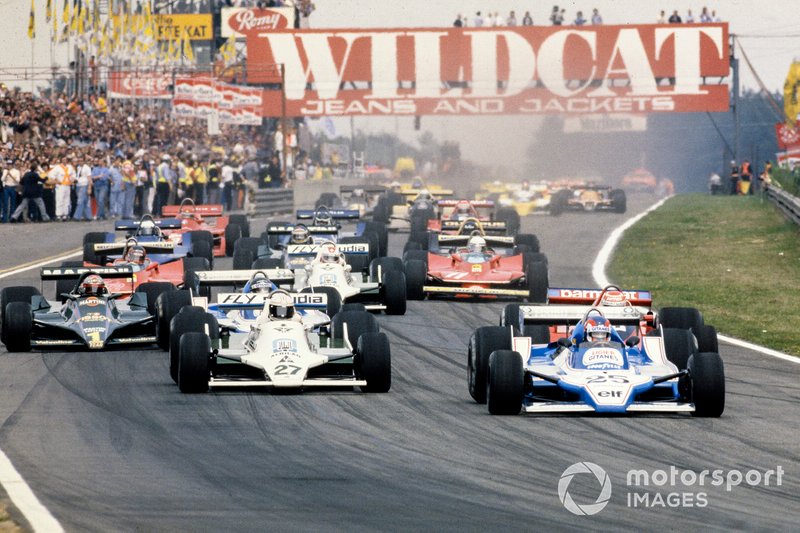 Patrick Depailler, Ligier JS11 Ford takes the lead at the start ahead of Alan Jones, Williams FW07 Ford, Nelson Piquet, Brabham BT48 Alfa Romeo and team mate and pole sitter Jacques Laffite, Ligier JS11 Ford