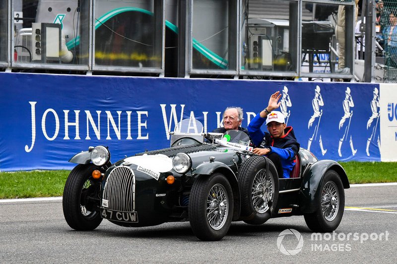 Pierre Gasly, automóvel não identificado