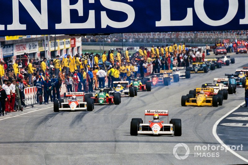 Ayrton Senna, McLaren MP4-4 at the start of the formation lap