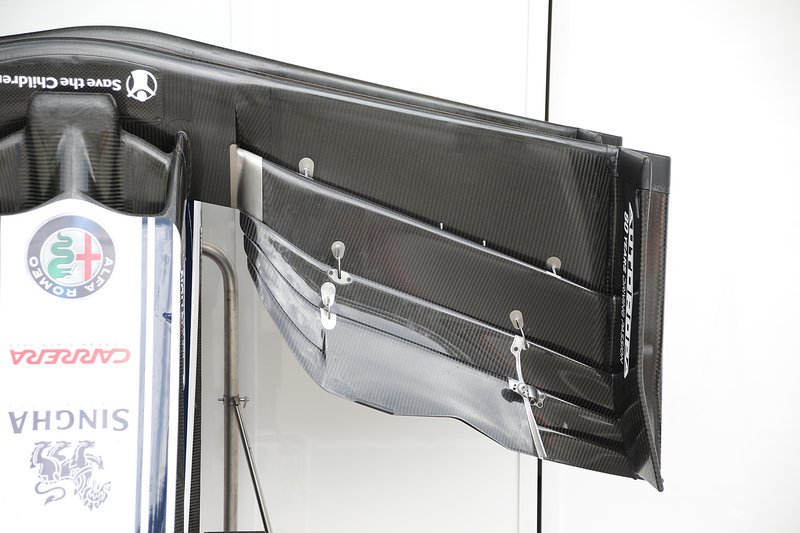 Alfa Romeo Racing C38, front wing