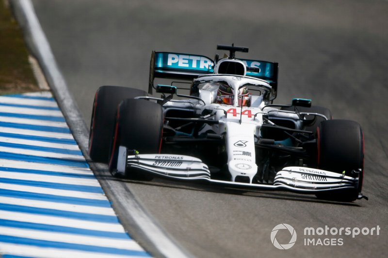 1. Льюис Хэмилтон (Mercedes) – 1:11,767