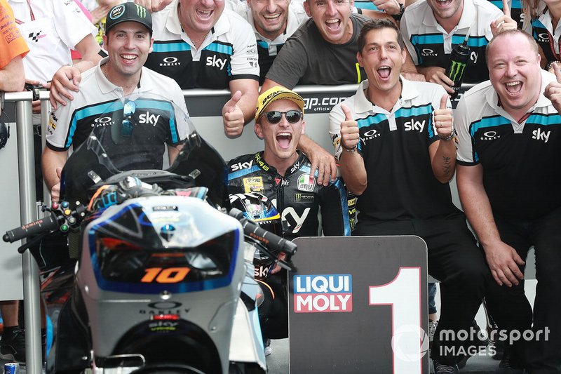 Podio: il vincitore della gara Luca Marini, Sky Racing Team VR46
