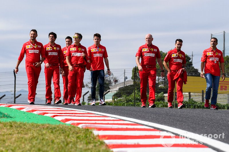 Charles Leclerc, Ferrari, découvre la piste