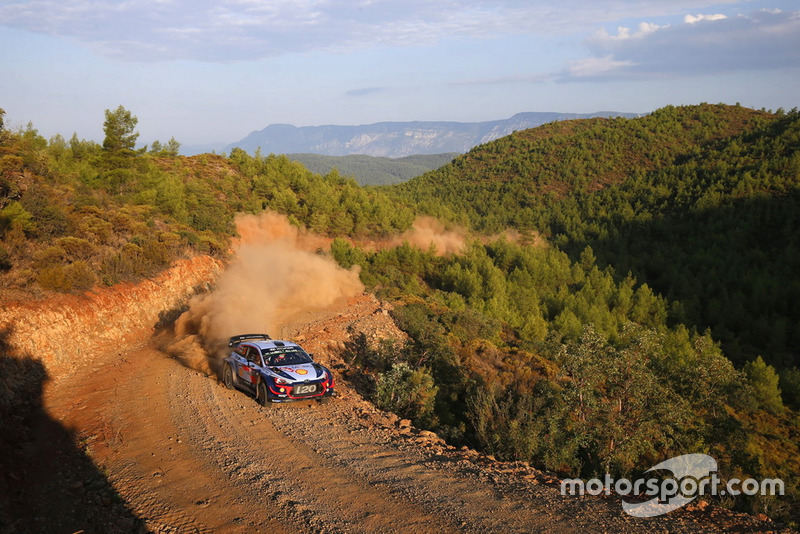 Thierry Neuville, Nicolas Gilsoul, Hyundai Motorsport Hyundai i20 Coupe WRC