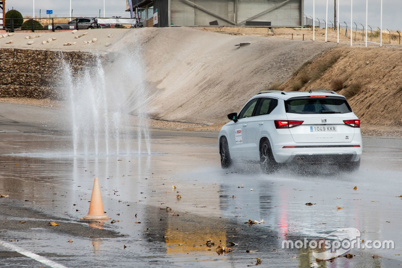 II Curso de Conducción y Nuevas Tecnologías BOSCH - Motor1.com España - Motorsport.com