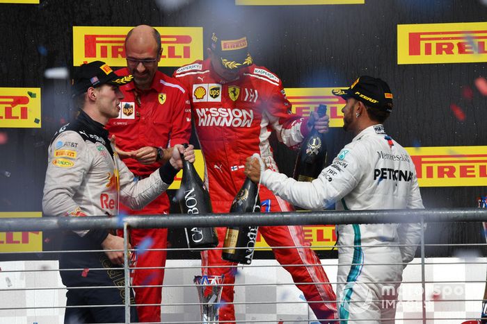 Podio: segundo lugar Max Verstappen, Red Bull Racing, ganador de la carrera Kimi Raikkonen, Ferrari y tercer lugar Lewis Hamilton, Mercedes AMG F1