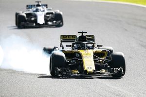 Nico Hulkenberg, Renault Sport F1 Team R.S. 18, lastiklerini kitliyor