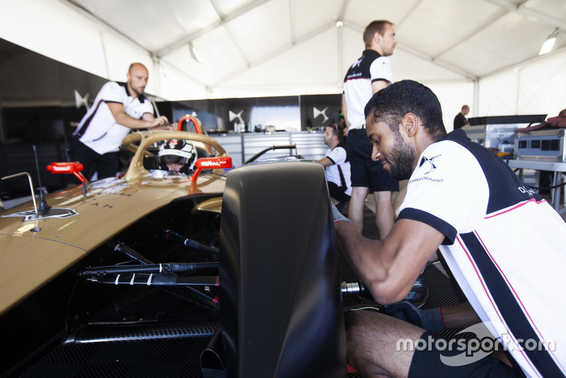 DS Techeetah team at work