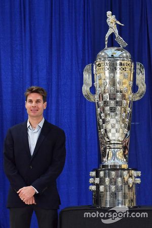 Will Power mit der Borg-Warner-Trophy