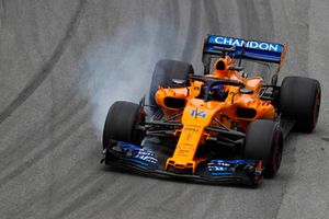 Fernando Alonso, McLaren MCL33, bloque une roue