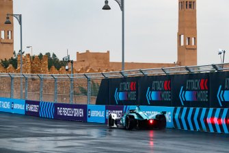 Oliver Turvey, NIO Formula E Team, NIO Sport 004