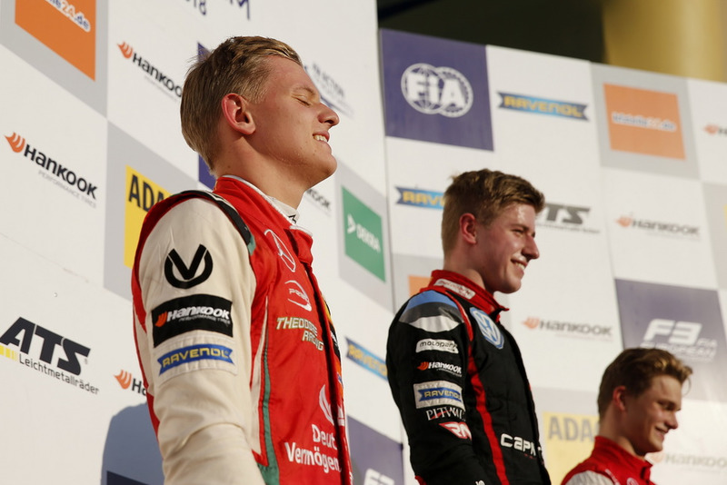 Podio Campeón Mick Schumacher, PREMA Theodore Racing Dallara F317 - Mercedes-Benz